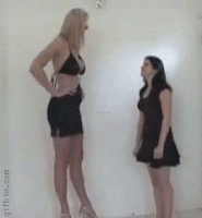 1281694910_tall-girl-short-girl.gif