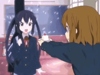 k-on-azusa-cake-scene.gif