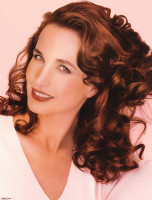 AndieMacDowell038.jpg