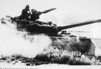 v33640_Soviet_T-80_tank.jpg