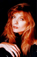 MichellePfeiffer_portrait_02.jpg