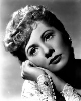 joan_fontaine0122r.jpg