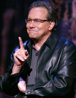 Lewis_Black_with_finger_pointing_up_.jpg