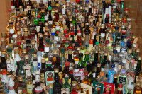 mini-liquor-bottles.jpg