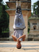 monk-practices-kung-fu.jpg