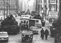 checkpoint-charlie-1961.jpg