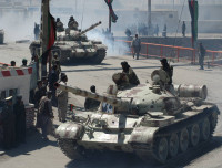 T-62s of the Afghan National Army in Kabul, 27 April 2004.JPG