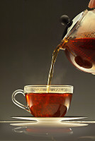 hot_tea_with_pot.65130906_std.jpg