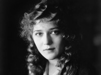 Mary-Pickford-914919--w--1600.jpg