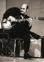 Joe_Pass_1974.JPG