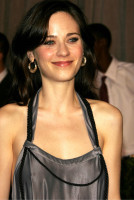 27711-zooey-deschanel-glory-ro.jpg