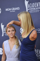 1301907990_annasophia-robb_posted_at_hicelebs.net_06.jpg