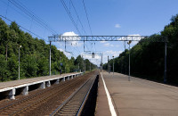 800px-Stroitel,_railroad_platform_(Moscow_Region).jpg