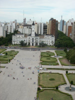 Municipalidad_de_La_Plata_y_Plaza_Moreno.jpg