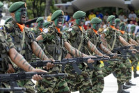 AK-103_Kalashnikov_assault_rifle_Venezuela_Army_00.jpg