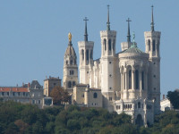 Basilique_de_Fourvière_from_Saone_(Lyon).jpg