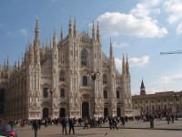 800px-Milano_Piazza_del_Duomo_2.jpg