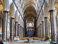 800px-Cathédrale_Salisbury_intérieur.JPG