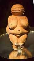 Venus_of_Willendorf_frontview.jpg