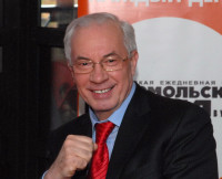 1386077104_azarov.jpg