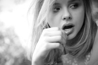 1399317651685_chloe_moretz_davis_factor_27.jpg