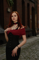 the_gothic_lady_by_luin_tinuviel-d7i0bs7.jpg