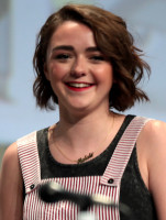 Maisie_Williams_2_SDCC_2014.jpg