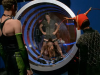Farscape.S03E13.Scratch.N-.Sniff.DVDRip.DivX-(RUS).jpg