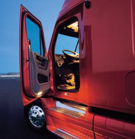 why-freightliner-cascadia-door.jpg