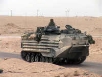 AAV7-в-районе-Фаллуджи,-Ирак,-апрель-2004-года.jpg