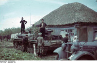 Bundesarchiv_Bild_169-0028,_Russland,_Panzer_IV_vo.jpg