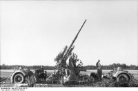 Bundesarchiv_Bild_101I-724-0135-16,_Flak-Stellung_.jpg