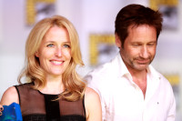 Gillian_Anderson_-_David_Duchovny_(9344570889).jpg