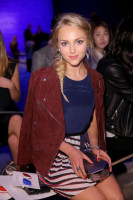 AnnaSophia-Robb-Rebecca-Minkoff-NY-Fashion-Show-03.jpg