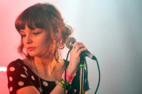 chvrches-2-hype-sxsw2013-kaplan.jpg