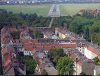 Berlin-Tempelhof-(THF-EDDI)_September-18,-2004.jpg