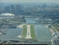 London-City-(LCY-EGLC)_UK-England,-July-9,-2007.jpg