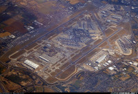 London-Heathrow-(LHR-EGLL)_July-2006.jpg