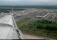 St.-Petersburg-Pulkovo-(LED-ULLI)_August-1,-2005_.jpg