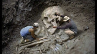 giant-human-skeletons-11.jpg