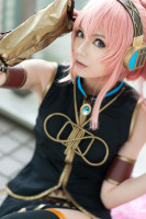 vocaloid_megurine_luka_cosplay_by_yuu_san_04_by_ma.jpg