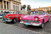 american-classic-cars-cuba-17431199.jpg