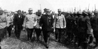 Marshal_Joffre_inspecting_Romanian_troops_during_W.jpg