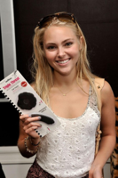 full-annasophia-robb-1891786882.jpg