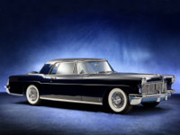 1956–57_Lincoln_Continental_Mark_II_01.jpg