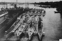 1920px-U-Boote_Kiel_1914.jpg