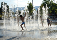 children-playing-2213748_1280.jpg