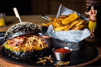 bridgewater-tavern-dubai-burger-black-bun-Cropped.jpg