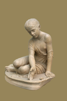 Roman_statue_of_girl_playing_astragaloi_14_aC.jpg