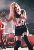 Avril_Lavigne_in_Brasilia_-_2014_-_2_(cropped).jpg